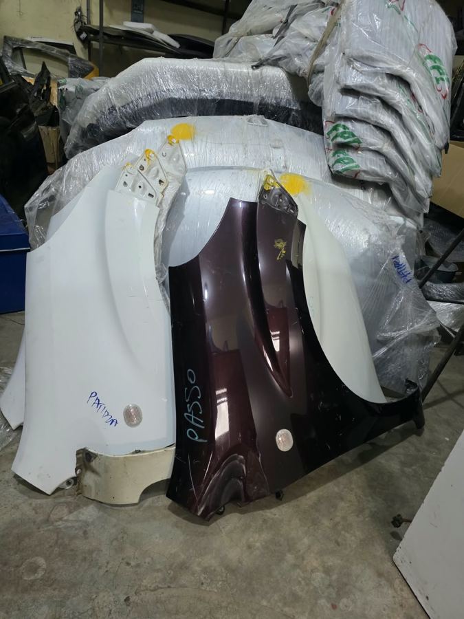 Bonnets & Fenders